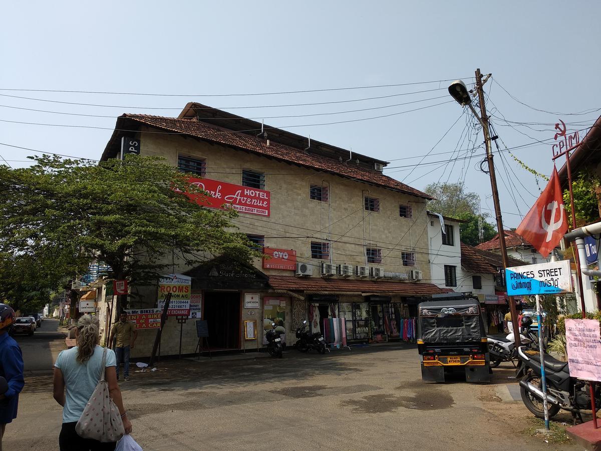 ホテル パーク アベニュー Kochi エクステリア 写真